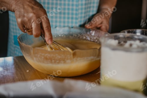 Preview: Preparing Cakes And Pastries At Home