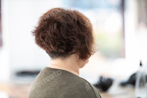 Preview: A Woman At The Beauty Salon
