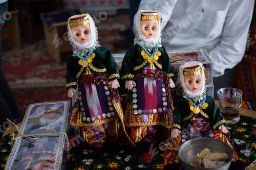 Preview: Traditional Dolls In Folk Dress In Turkish Bazaar