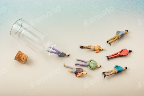 Preview: Tiny Figurine Of Men Miniature Model Coming Out Of Bottle