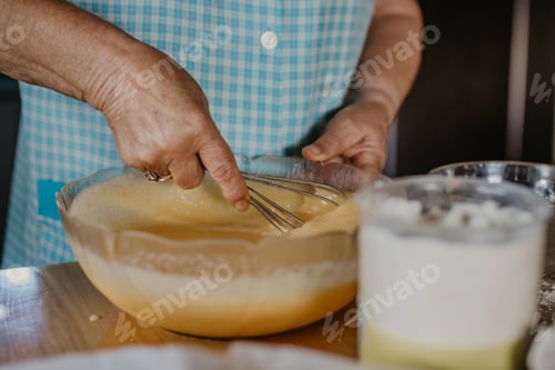 Preview: Preparing Cakes And Pastries At Home