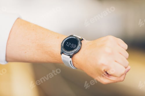 Preview: Man Hand With Smart Watch On Wrist