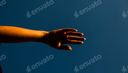Preview: Ove Story Concept. Lonely Hand