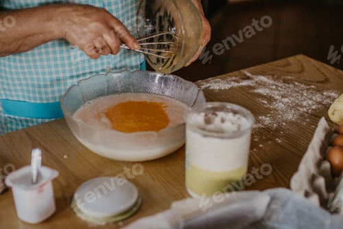 Preview: Preparing Cakes And Pastries At Home