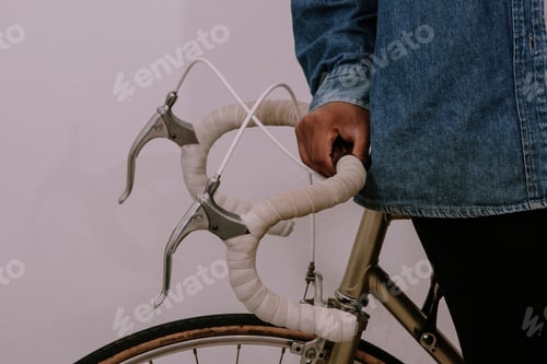 Preview: Hands Of Girl'S Casual Style Shirt Cowgirl Holding Vintage Bicycle
