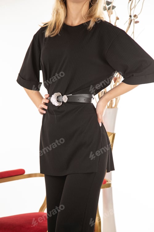 Preview: Women Clothes Shoot In Studio