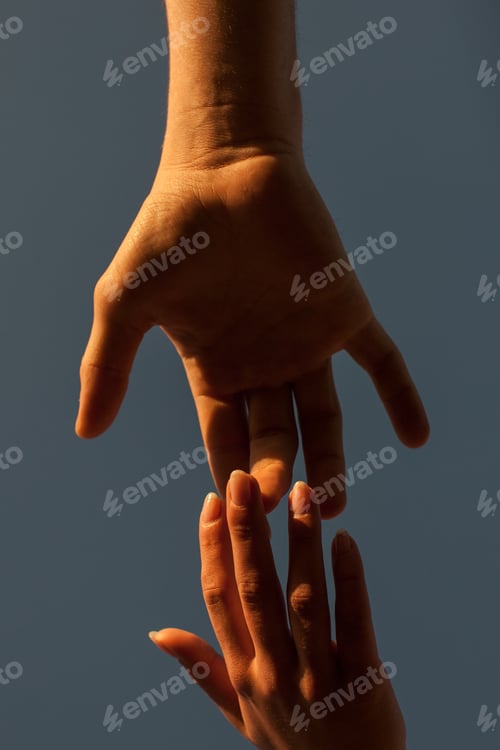 Preview: Silhouettes Couples Hands On Sunset