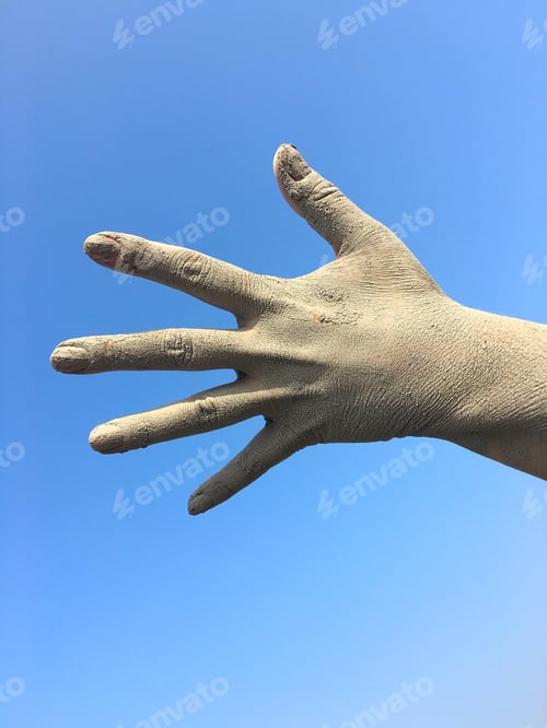 Preview: Women'S Human Left Hand In The Splayed Fingers Of The Hand In The Dirt