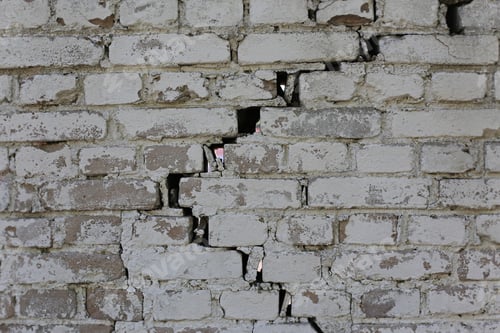 Preview: Cracked Vintage Brick Fence