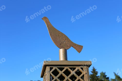 Preview: Metal Bird Flat Statue Close Up