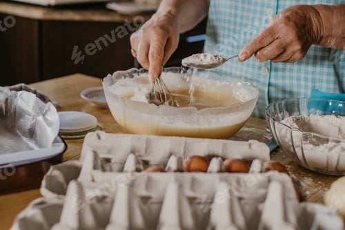 Preview: Preparing Cakes And Pastries At Home