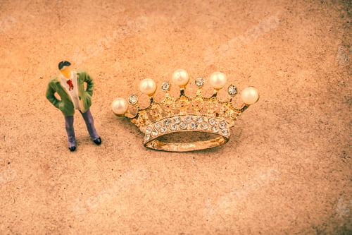Preview: Figurine And Model Crown With Fake Pearls