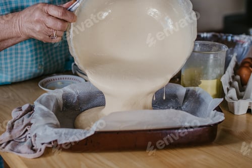 Preview: Preparing Cakes And Pastries At Home