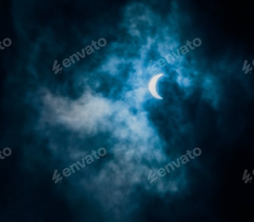 Preview: Beautiful Sky With Crescent