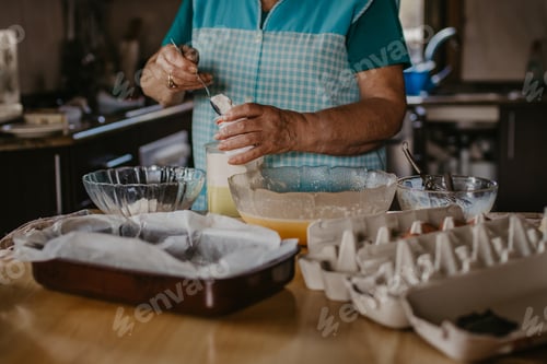 Preview: Preparing Cakes And Pastries At Home