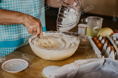Preview: Preparing Cakes And Pastries At Home