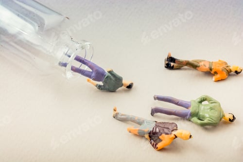 Preview: Tiny Figurine Of Men Miniature Model Coming Out Of Bottle