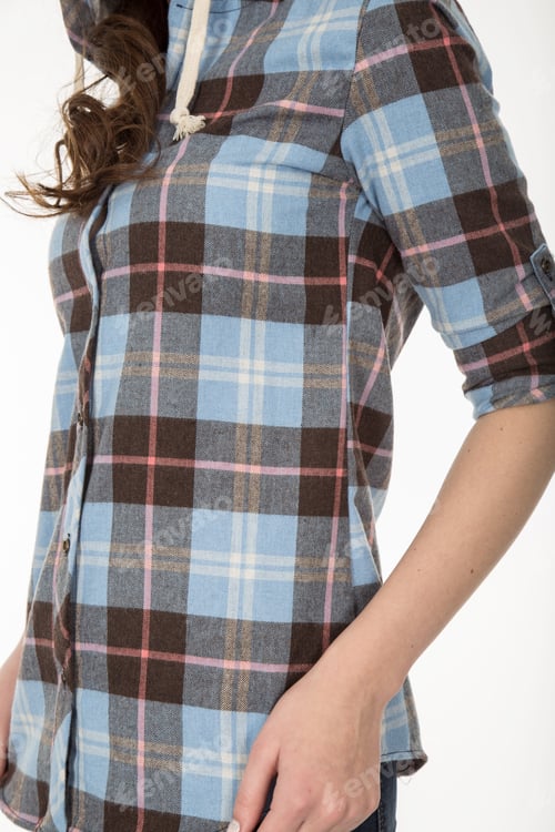 Preview: Woman Shirt Shoot In Studio