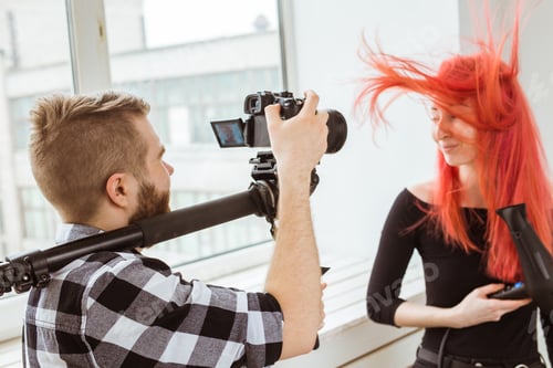 Vista previa: Producción de Vídeo, Grabación De Publicidad Y Contenidos Para Redes Sociales: Operador Que Trabaja Con Un