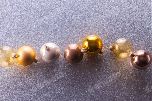 Preview: Silver And Golden Christmas Bubbles Row