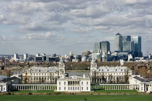Preview: Elevated view of Greenwich University and Canary Wharf, London, UK