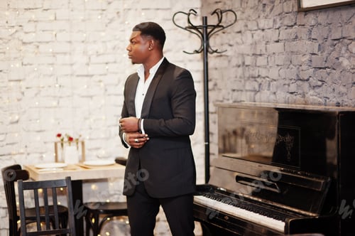 Preview: Strong african american man