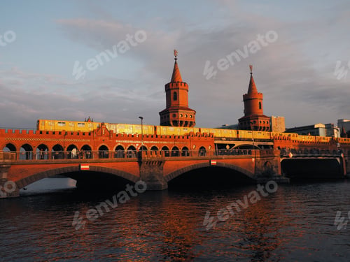 Preview: Beautiful Oberbaumbrücke in Berlin