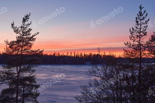 Vorschau: Sonnenuntergang im Winter am finnischen Tuusula-See.