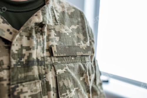 Preview: Camouflage Clothing in Studio Lighting