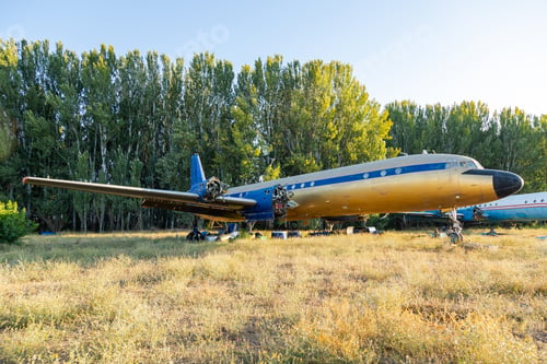 Preview: Disassembled engines and propellers of plane