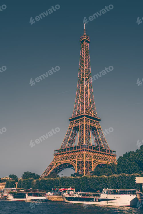 Preview: The Eiffel tower and the Seine river