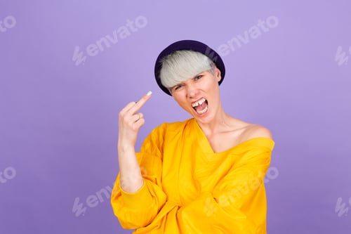 Preview: Portrait of short hair woman