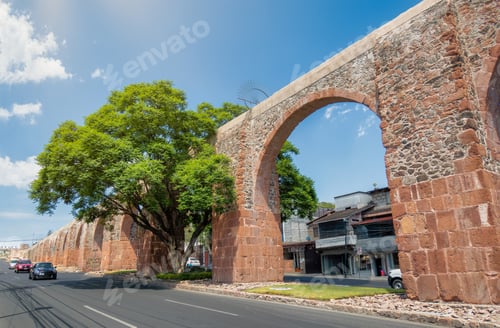 Preview: Premium image with copyspace of the arches of queretaro in mexico