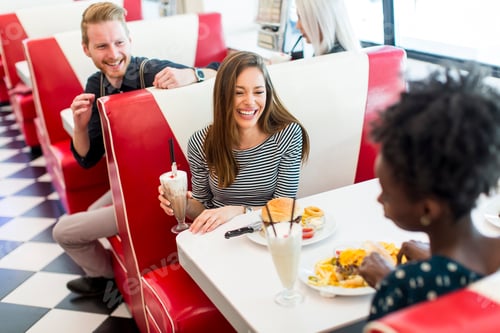 Preview: Friends in the diner