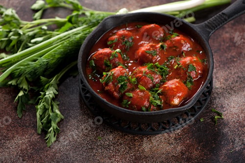 Preview: Meatballs in tomato sauce