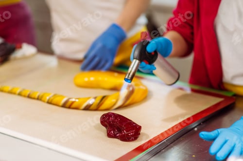 Preview: Master melt caramel with a gas burner