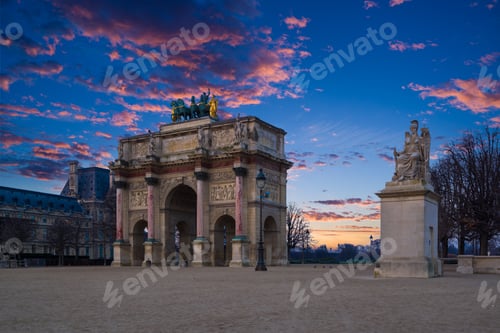 Preview: Arc de Triomphe at the Place du Carrousel in Paris