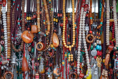 Preview: Colorful necklaces made of stones and beads