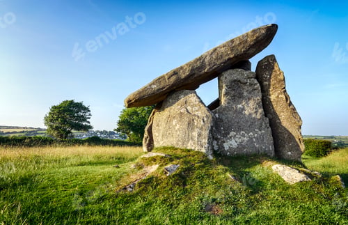 Preview: Trevethy Quoit a Portal Dolmen in Cornwall