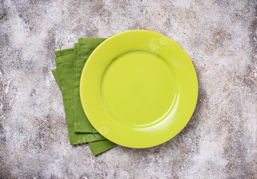 Preview: Empty plate on concrete table