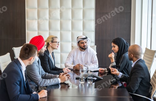 Preview: Business team in Dubai