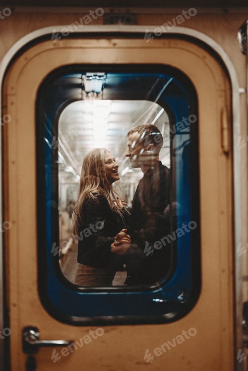 Preview: Happy couple in a subway