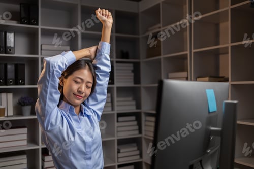 Preview: Company employees working overtime after work, working overtime after working hours due to heavy wor