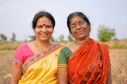 Preview: Rural Indian women in the field.