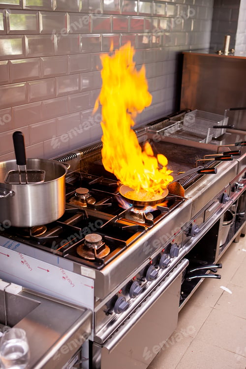 Preview: Chef making flambe fois gras