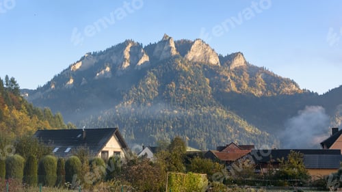 Preview: Three Crowns peak in Pieniny mountains in the morning fog