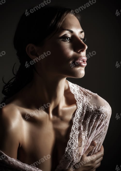 Preview: Gorgeous sensual woman