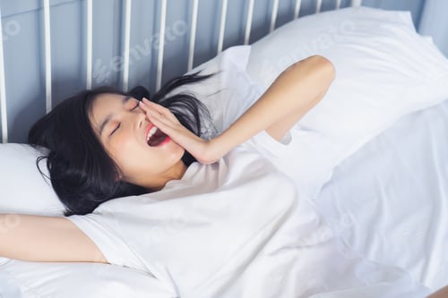Preview: WOMAN SLEEP WAKE UP