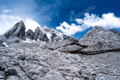 Preview: View of Jade Dragon Snow Mountain. Jade Dragon Snow Mountain is a mountain near Lijiang.