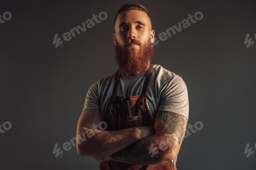 Preview: Confident modern barber looking at camera